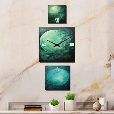Maano - Moon Large Vertical Clock