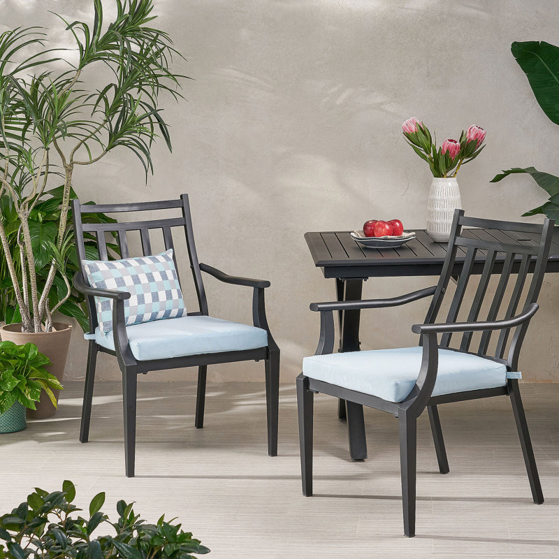 DELMAR DELING CHAIR - Un ensemble de chaises qui combinent un design élégant, un confort douillet et une structure durable pour votre expérience de repas en plein air