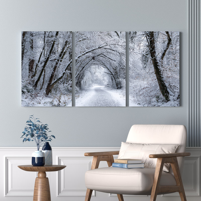 Ensemble de 3 tableaux sur toile tendue représentant un chemin forestier enneigé, H 18 po x l 36 po