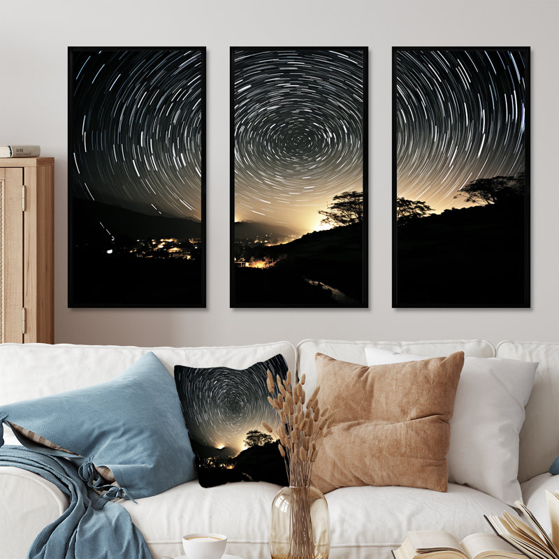 Voyage à travers les étoiles de la nuit - art mural géométrique, H 28 po x l 36 po x P 1 po, Cadre flottant noir