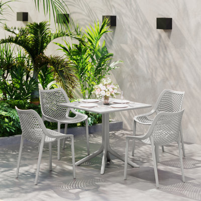 4-Person Outdoor Square Dining Set