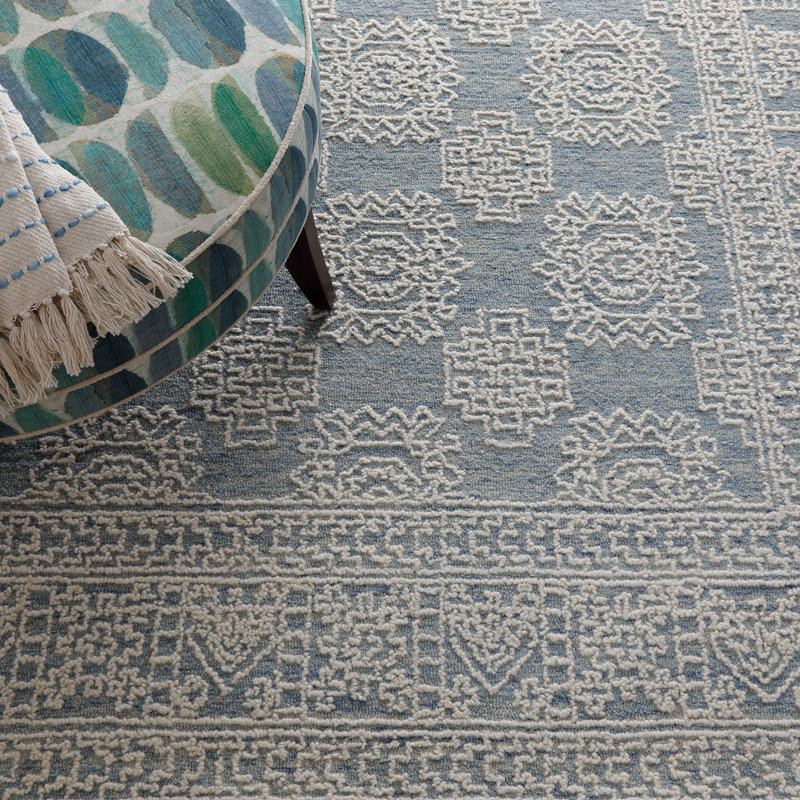 Hardanger Oriental Hand Tufted Wool Area Rug in Denim/White, Rectangle 8'6" x 12'6"