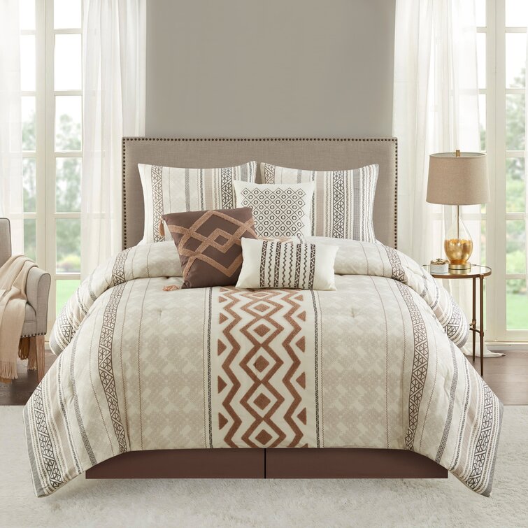 Designed Cream Colored Worm Bedding Set - Online Furniture Store