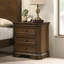 Lit à panneau en bois traditionnel avec commode, miroir, table de chevet, grand-541414866