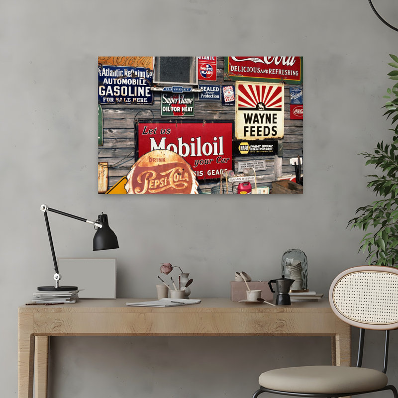 Boutique d'antiquités mettant en vedette des panneaux de publicité de style rétro, H 16 po x l 24 po