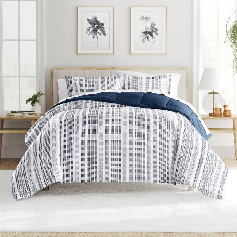 Down Alternative Farmhouse Dreams Reversible Comforter Set, Queen Comforter + 2 Shams, Geometric Blue/White/Navy