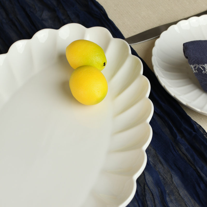 BIA Cordon Bleu 2-Piece, Petal Serving Set, White, 4" H x 16" L x 11.75" W