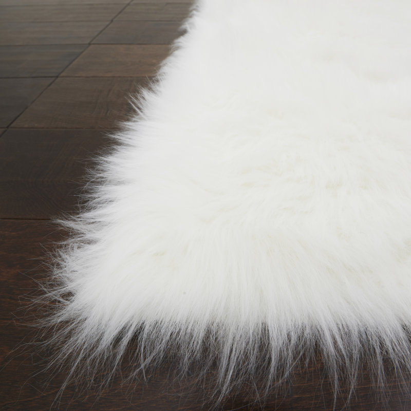 Phang Indoor Rug, Rectangle 2' x 3'