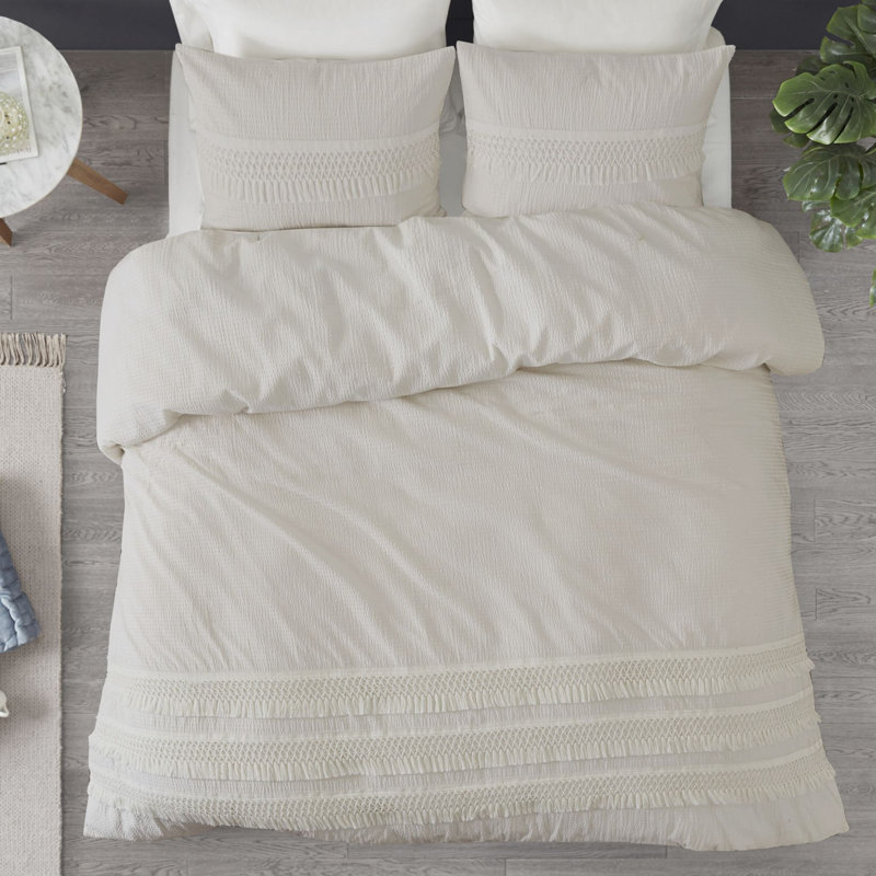 Amaya Ivory Full/Queen Cotton Seersucker Duvet Set with Tassel Trims