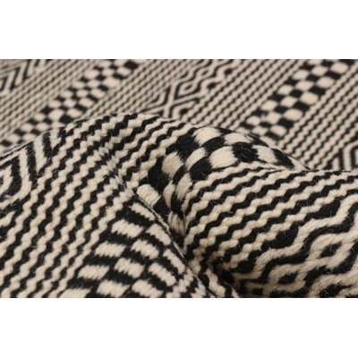 Nevada Black, Cream Kilim 5'0" x 8'0"