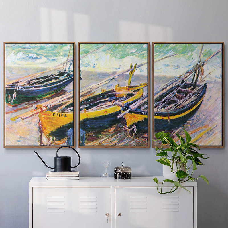 Trois bateaux de pêche à l'Eretrat par Monet, reproduction sur toile 3 pièces, H 24 po x l 48 po x P 2 po, Noyer