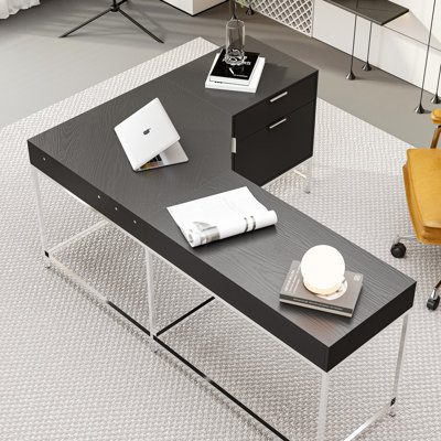 L-Shaped Computer Desk With Modern Design