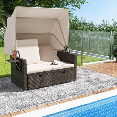Lit de jour en rotin avec dossiers réglables et auvent rétractable pour patio