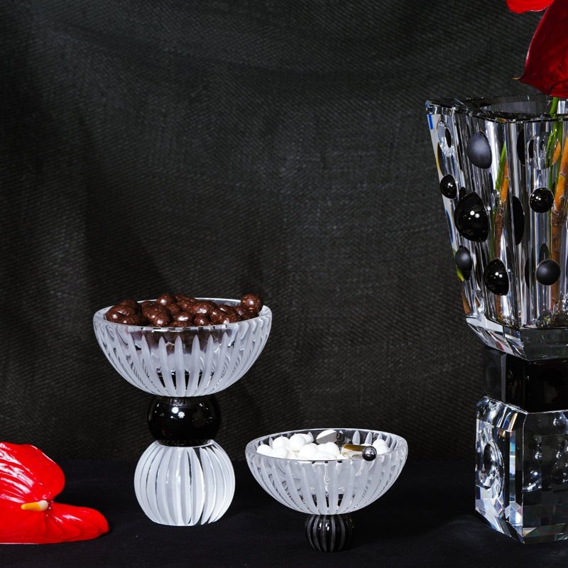 Ambrosiá Crystal Nut Bowl, Clear/Black
