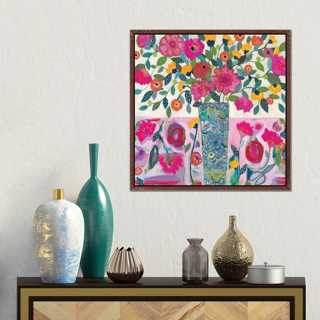 Amazing Vase von Carrie Schmitt - Galerie-verpackte Leinwand Giclée auf Leinwand