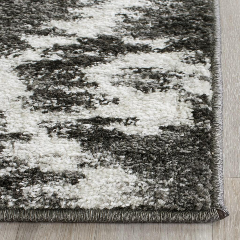 Mckee Geometric Area Rug, Rectangle 155 x 229 cm