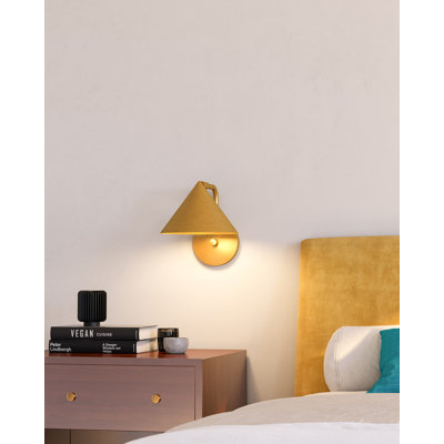 Ireland Single Light Dimmable Armed Sconce