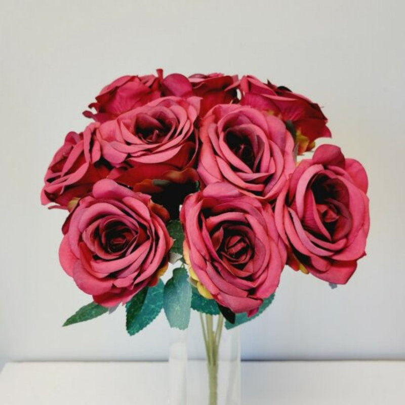 Fleurs artificielles bourgogne et rose rouge