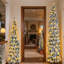 Ensemble de 3 sapins de Noël artificiels floqués et pré-illuminés – Sapins fins de 1,20 m, 1,80 m et 2,40 m avec 520 lumières DEL bicolores, 11 modes d'éclairage, 1455 extrémités de branches – Décoration de Noël floquée neigeuse peu encombrante pour les petits espaces, l'entrée et les réceptions de fin d'année