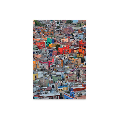 Guanajuato, Mexique central. Vue d'ensemble de la ville dans la lumière du soir avec des bâtiments colorés sur plastique / acrylique par Darrell Gulin, peinture