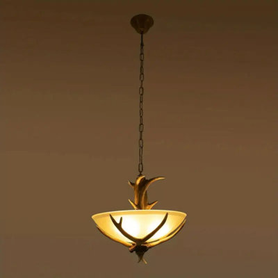 Lustre en bois de cerf fait à la main en résine et métal - luminaire suspendu 3 lumières avec chaîne réglable, lumière campagnarde rétro moderne pour le salon, la cuisine, la chambre à coucher (brun / jaune, aucun câblage requis), décor de sall