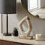 Statue abstraite géométrique en forme de boucle de pierre pour la décoration intérieure - Accent sculptural naturel pour la décoration de salon ou d'étagère - 11 po, brun et blanc