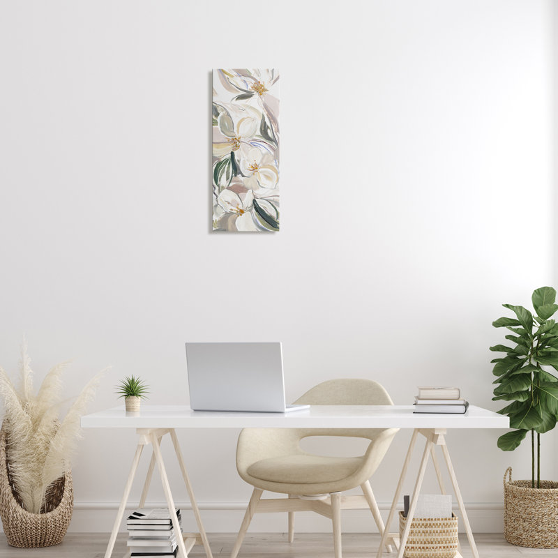 Fleurs printanières dans des tons de terre, conception par Hannah Dawson, H 24 po x l 10 po