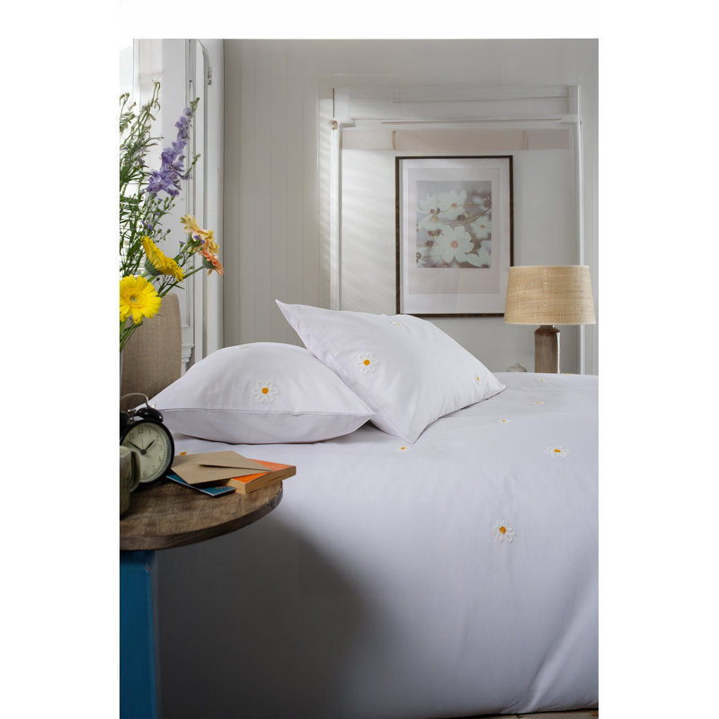 Tufted Daisy 100% Cotton Duvet Cover Set, Soft And Cotton Floral Duvet Cover Set with Pillowcases Included, White