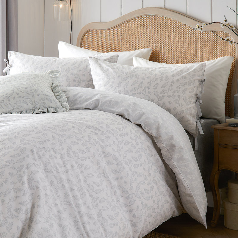 Chloe White Cotton Reversible Bedding Set, King Duvet Cover Set + 2 Standard Pillowcases