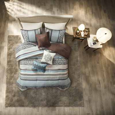 Luxurious Cal King Blue Bedding Sets, Soft Polyester, Classic Design For Home
