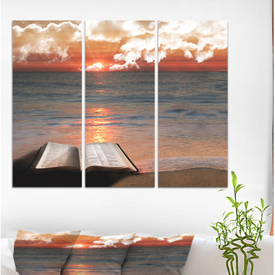 «Open Bible in Cloudy Sunset», reproduction d'impression sur toile tendue