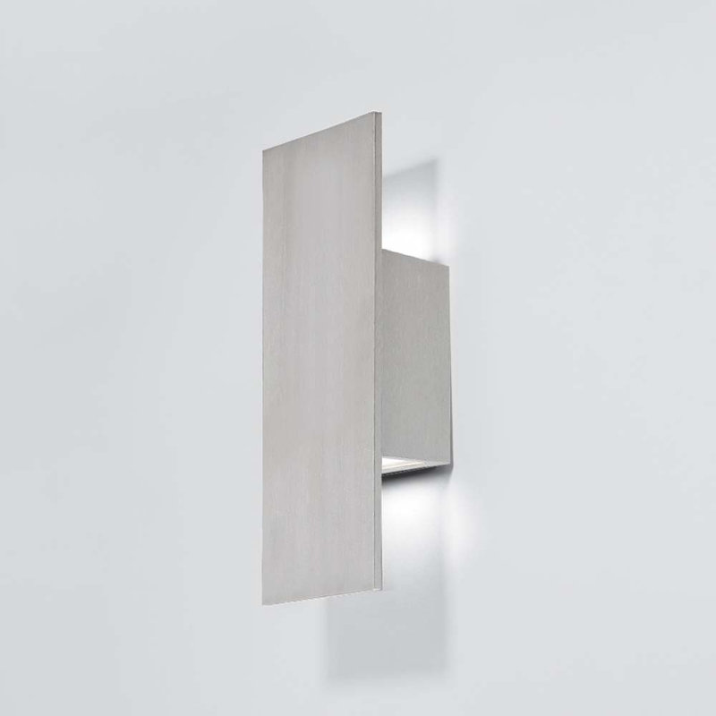 Icon LED Outdoor Flush Mount, Brushed Aluminum, 20" H x 3.25" W x 5" D