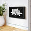 Impression sur toile monochrome Madonna Lily-100705201