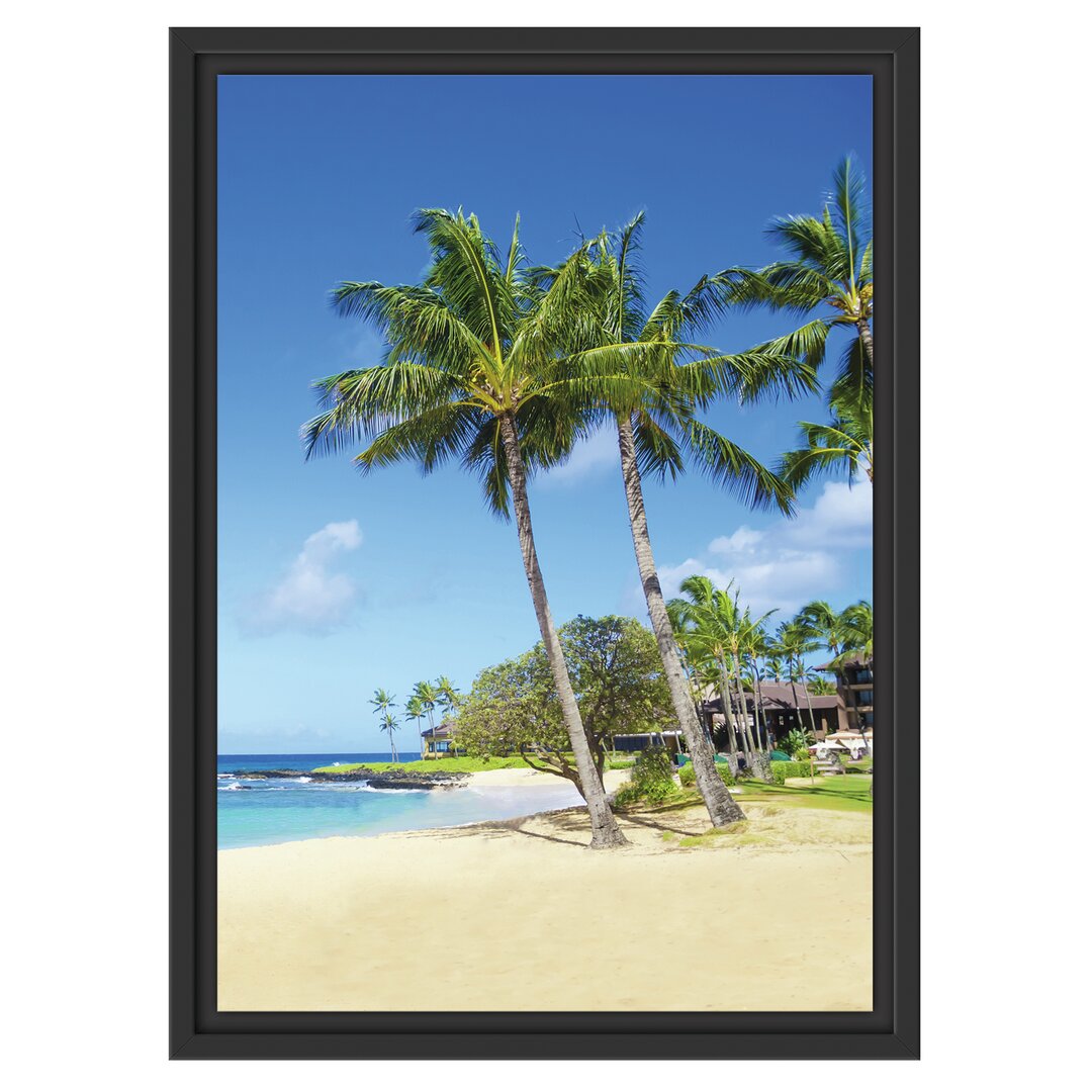 Gerahmtes Wandbild Wunderschöner Strand mit Palmen