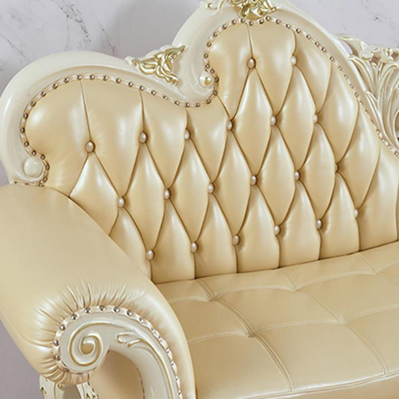 Chaise sculptée en bois massif, Orienté à gauche (vu de face)
