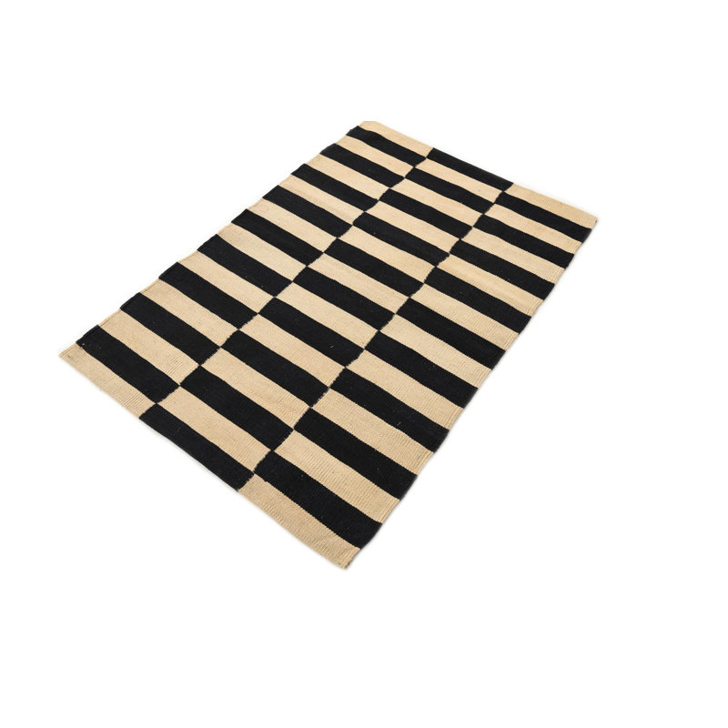 Tapis noir et blanc Ohlson