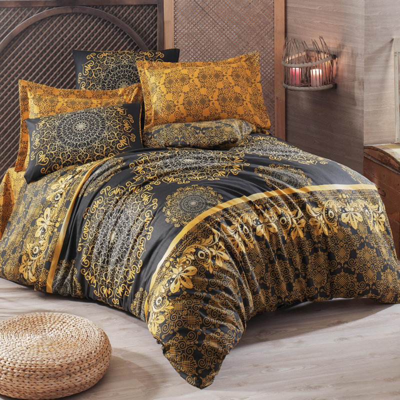 Jaylynn No Pattern Duvet Cover Set with Pillowcases, 155 x 220cm Duvet Cover + 1 Pillowcase (50 x 90), Gold/Black