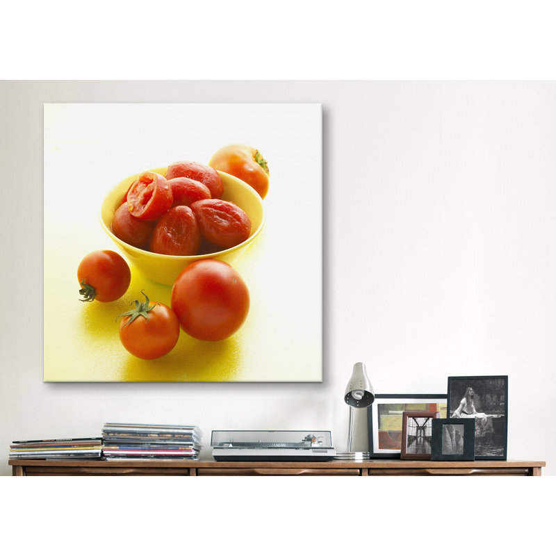 Reproduction de photo sur toile avec des tomates et des cuisines dans un bol, H 18 po x l 18 po x P 1,5 po