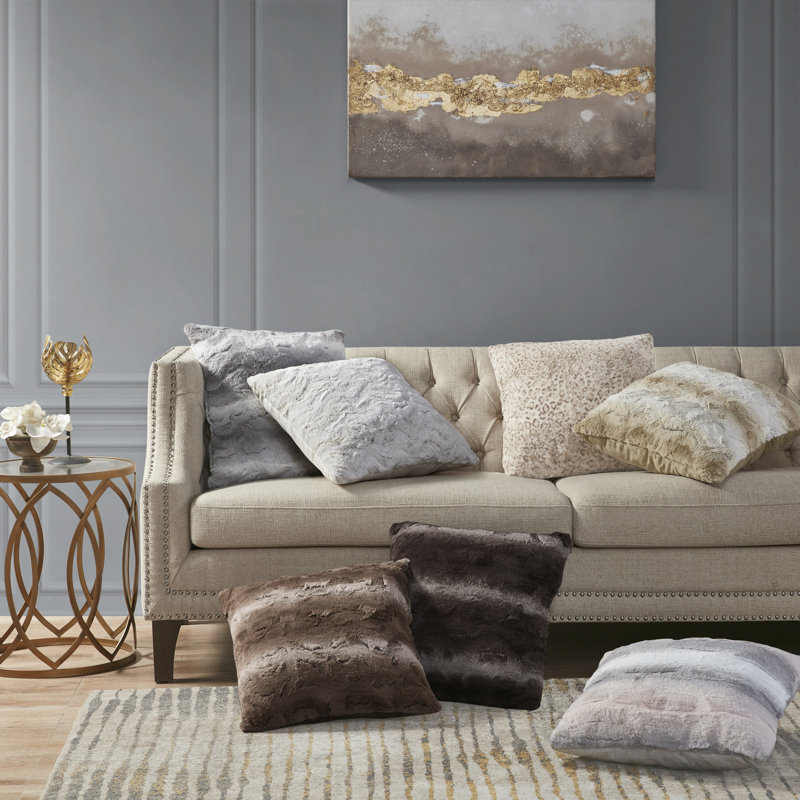 Coussin décoratif hypoallergénique en fausse fourrure léopard des neiges 20 po x 20 po Zuri, Léopard des neiges