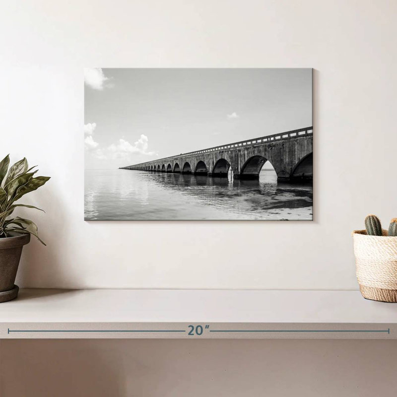 Lilie pont de sept mille monochrome, H 8 po x l 12 po