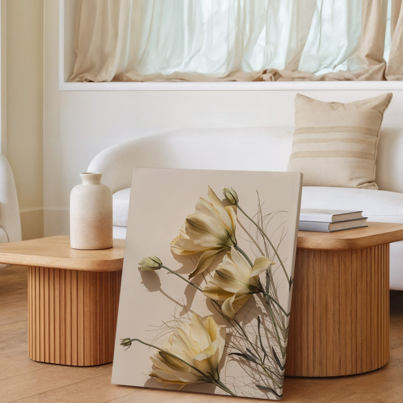Toile, composition minimaliste sereine avec délicates fleurs jaunes pâles avec art mural, pétales fluides et toile murale gracieuse élancée