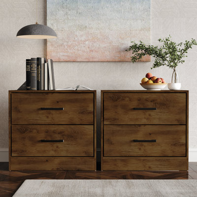 Deux tables de chevet en brun