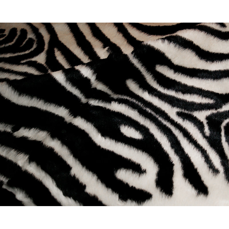 Mondul Power Loom 4.25' x 5' Acrylic Black/White Area Rug