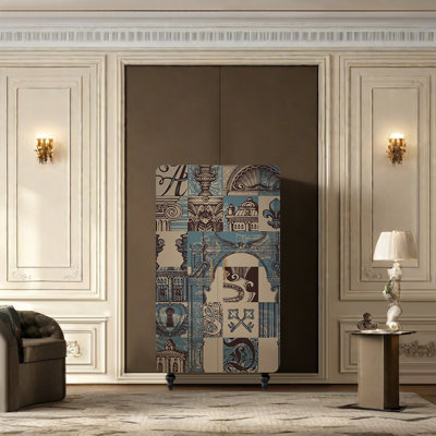 Armoire décorative française classique