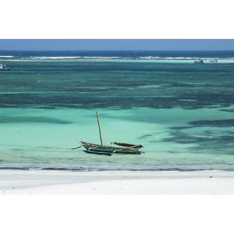 «Old Wood Catamaran on Sea» par Squashedbox - photographie sur toile tendue, L 12 po x H 8 po