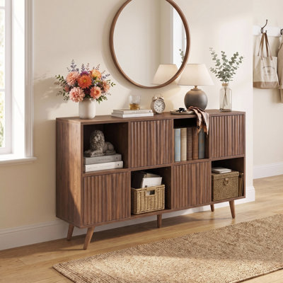 Bibliothèque horizontale en bois avec 8 compartiments de rangement, armoire de rangement autoportante en panneau de fibres à densité moyenne avec 4 portes, noyer