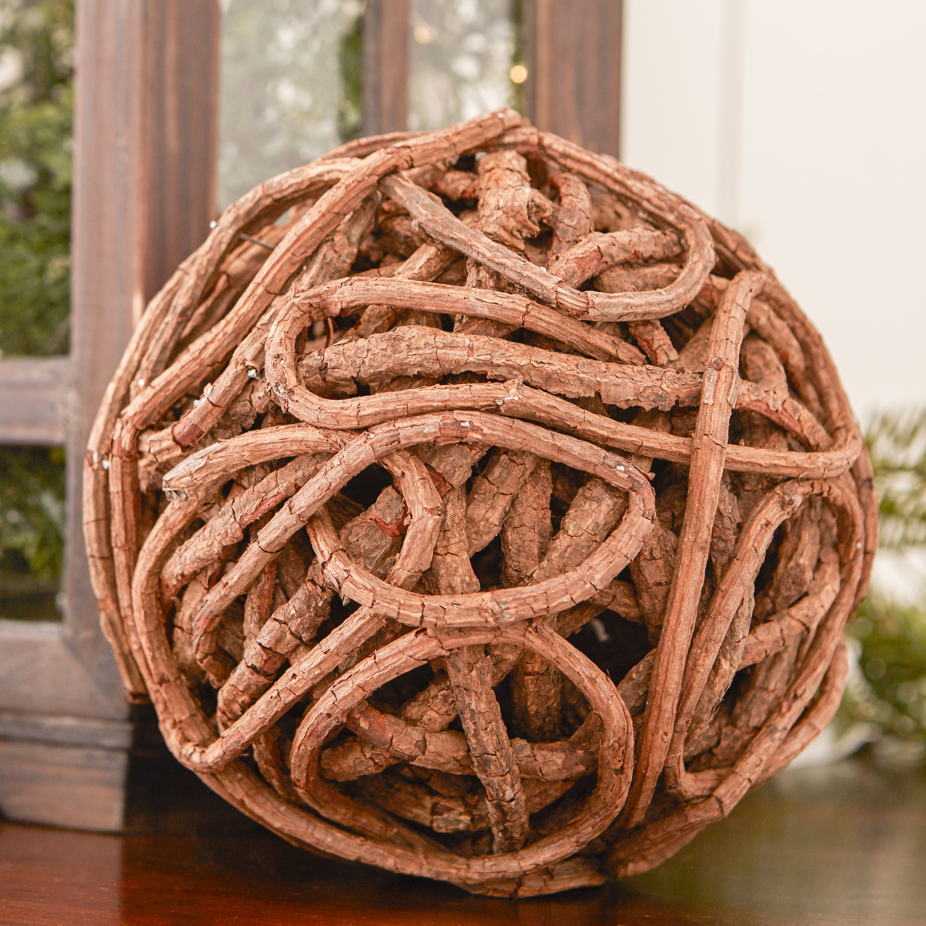 Tangled Orb Decor A&B Home Size: Large