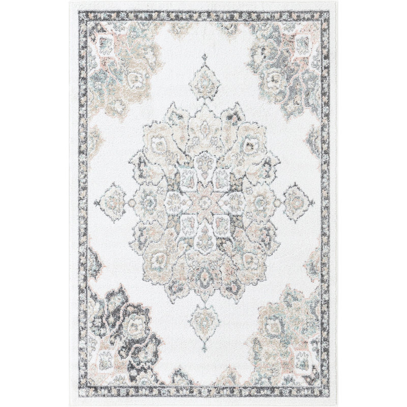 Makay Oriental Indoor Rug, Rectangle 4' x 6'