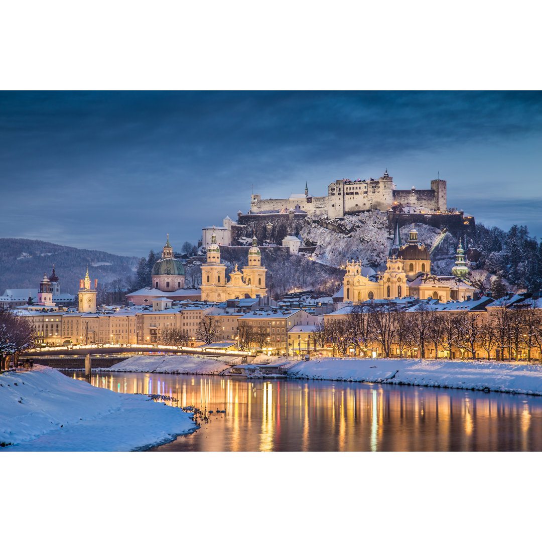 Salzburg In Winter, Österreich von Bluejay - Leinwandbild