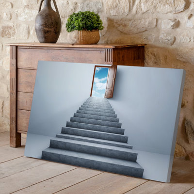 Toile une scène surréaliste avec un escalier en colimaçon fait de marches en pierre grises qui montent dans une porte ouverte brillante